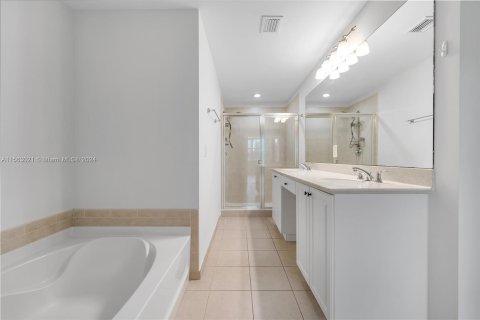 Copropriété à vendre à Aventura, Floride: 3 chambres, 153.29 m2 № 1098088 - photo 20