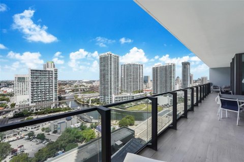 Copropriété à vendre à Miami, Floride: 3 chambres, 154.22 m2 № 1179323 - photo 2