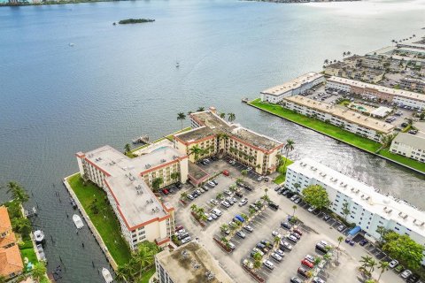 Condominio en venta en North Palm Beach, Florida, 1 dormitorio, 66.89 m2 № 860513 - foto 4