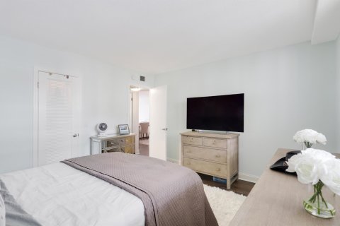 Condominio en venta en North Palm Beach, Florida, 1 dormitorio, 66.89 m2 № 860513 - foto 19