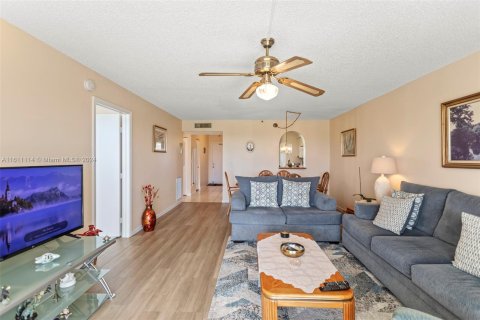 Copropriété à vendre à Deerfield Beach, Floride: 2 chambres, 99.41 m2 № 1233384 - photo 9