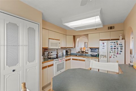 Copropriété à vendre à Deerfield Beach, Floride: 2 chambres, 99.41 m2 № 1233384 - photo 6