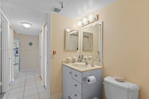 Copropriété à vendre à Deerfield Beach, Floride: 2 chambres, 99.41 m2 № 1233384 - photo 23