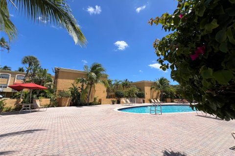 Condo in Hialeah, Florida, 1 bedroom  № 1120373 - photo 27