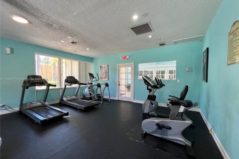 Condominio en venta en Hialeah, Florida, 1 dormitorio, 91.23 m2 № 1120373 - foto 23