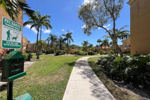 Condo in Hialeah, Florida, 1 bedroom  № 1120373 - photo 25