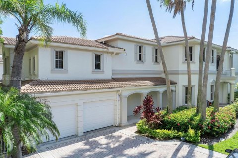 Touwnhouse à vendre à Aventura, Floride: 5 chambres, 297.29 m2 № 1231974 - photo 1