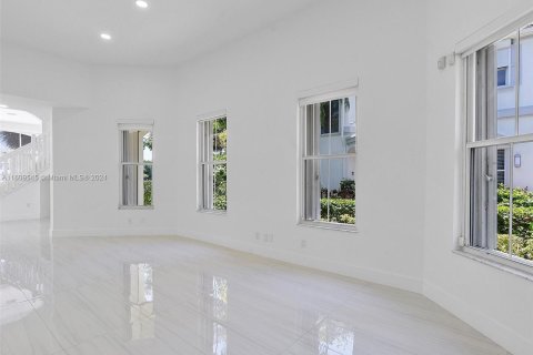 Touwnhouse à vendre à Aventura, Floride: 5 chambres, 297.29 m2 № 1231974 - photo 8