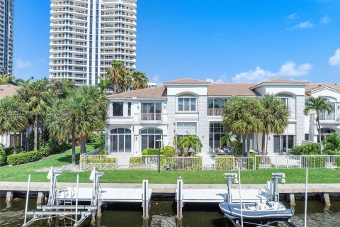 Touwnhouse à vendre à Aventura, Floride: 5 chambres, 297.29 m2 № 1231974 - photo 17