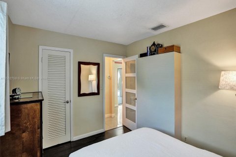 Villa ou maison à vendre à Oakland Park, Floride: 3 chambres, 127.74 m2 № 1116014 - photo 30
