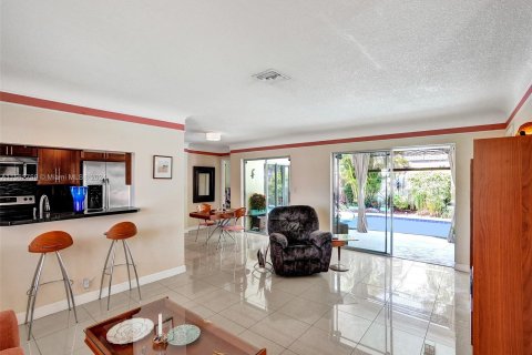 Casa en venta en Oakland Park, Florida, 3 dormitorios, 127.74 m2 № 1116014 - foto 10