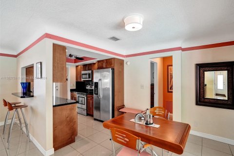 Villa ou maison à vendre à Oakland Park, Floride: 3 chambres, 127.74 m2 № 1116014 - photo 13