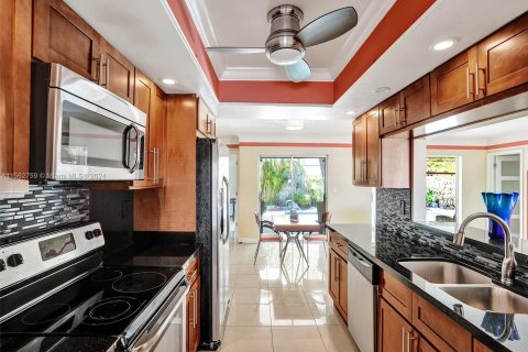 Villa ou maison à vendre à Oakland Park, Floride: 3 chambres, 127.74 m2 № 1116014 - photo 18