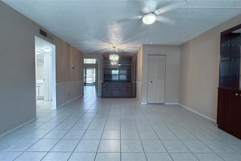 Copropriété à vendre à Saint Petersburg, Floride: 2 chambres, 105.44 m2 № 1340687 - photo 5