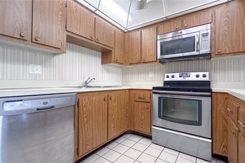 Condo in Saint Petersburg, Florida, 2 bedrooms  № 1340687 - photo 19