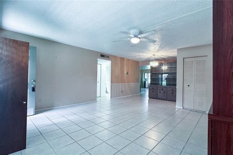 Copropriété à vendre à Saint Petersburg, Floride: 2 chambres, 105.44 m2 № 1340687 - photo 6