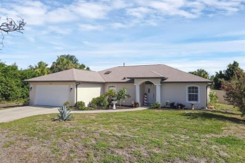 House in Port Charlotte, Florida 3 bedrooms, 144.28 sq.m. № 1261866 - photo 1