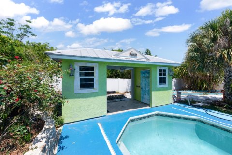 House in Jensen Beach, Florida 5 bedrooms, 307.23 sq.m. № 1145962 - photo 9