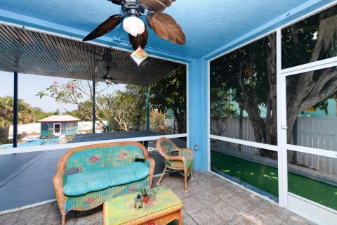 House in Jensen Beach, Florida 5 bedrooms, 307.23 sq.m. № 1145962 - photo 24