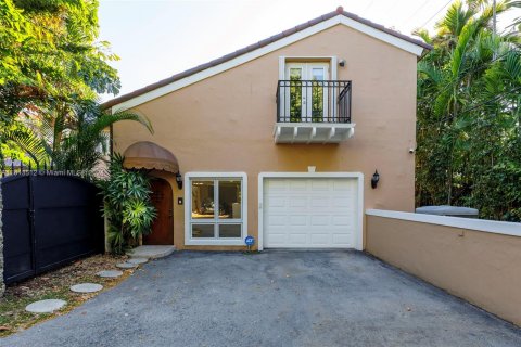 Casa en venta en Coral Gables, Florida, 4 dormitorios, 449.09 m2 № 1236354 - foto 4