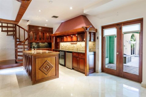 Casa en venta en Coral Gables, Florida, 4 dormitorios, 449.09 m2 № 1236354 - foto 11