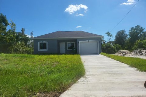 Villa ou maison à vendre à Punta Gorda, Floride: 2 chambres, 104.33 m2 № 710735 - photo 1