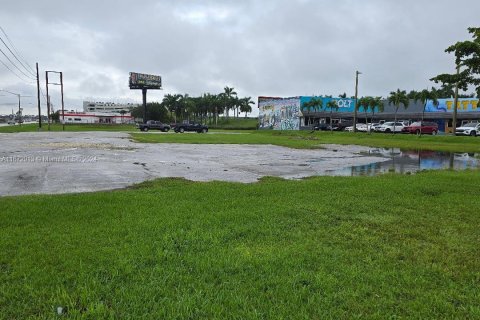 Propiedad comercial en venta en Florida City, Florida № 1395907 - foto 1