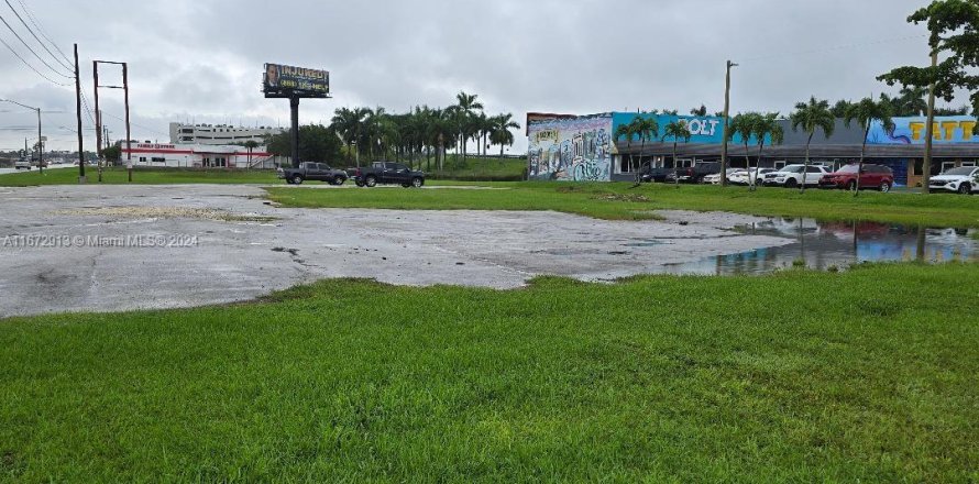 Propiedad comercial en Florida City, Florida № 1395907