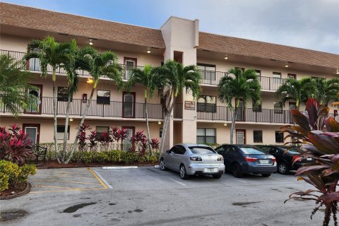 Condo in Sunrise, Florida, 2 bedrooms  № 881020 - photo 21