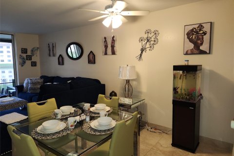 Condominio en venta en Sunrise, Florida, 2 dormitorios, 78.97 m2 № 881020 - foto 15