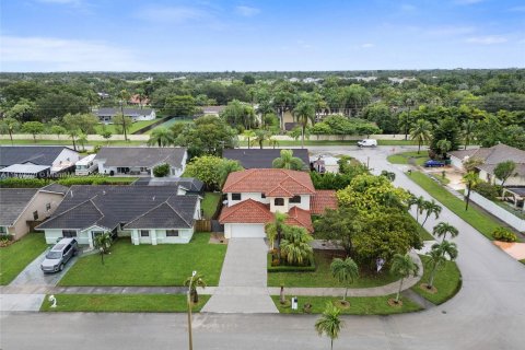 Villa ou maison à vendre à Miami, Floride: 4 chambres, 206.15 m2 № 1388250 - photo 4