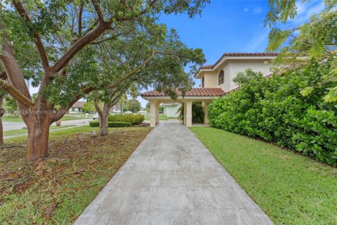 Villa ou maison à vendre à Miami, Floride: 4 chambres, 206.15 m2 № 1388250 - photo 3