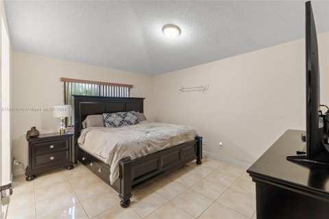 Casa en venta en Miami, Florida, 4 dormitorios, 206.15 m2 № 1388250 - foto 25