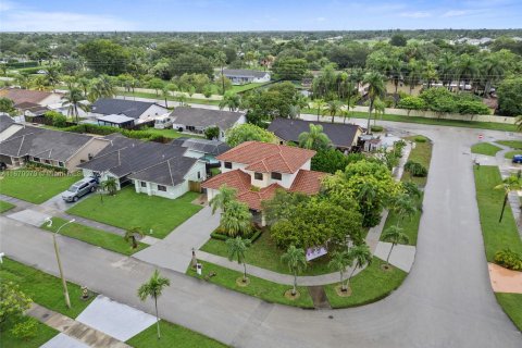 Villa ou maison à vendre à Miami, Floride: 4 chambres, 206.15 m2 № 1388250 - photo 6