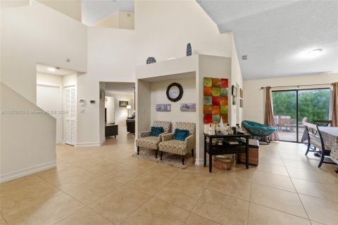 Villa ou maison à vendre à Miami, Floride: 4 chambres, 206.15 m2 № 1388250 - photo 11