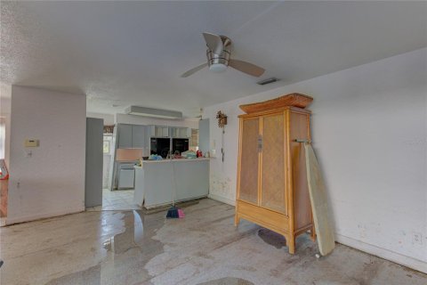 House in Tampa, Florida 4 bedrooms, 201.97 sq.m. № 1419696 - photo 23