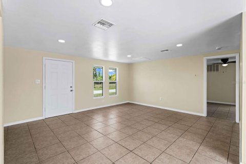 House in Port Charlotte, Florida 2 bedrooms, 111.48 sq.m. № 1256062 - photo 6