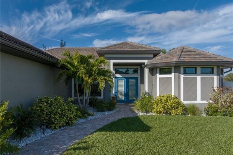 Villa ou maison à vendre à Cape Coral, Floride: 3 chambres, 165.46 m2 № 939221 - photo 3