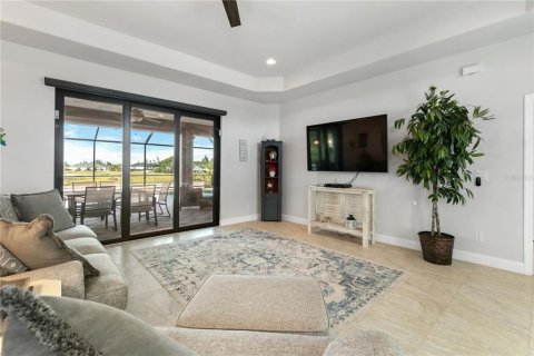 Casa en venta en Cape Coral, Florida, 3 dormitorios, 165.46 m2 № 939221 - foto 13