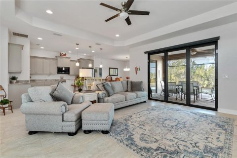 Villa ou maison à vendre à Cape Coral, Floride: 3 chambres, 165.46 m2 № 939221 - photo 12