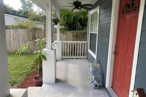 House in Tampa, Florida 3 bedrooms, 147.16 sq.m. № 1392634 - photo 5