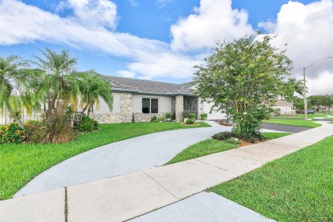 Villa ou maison à vendre à Davie, Floride: 4 chambres, 198.81 m2 № 1293237 - photo 3