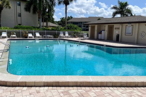 Copropriété à vendre à Punta Gorda, Floride: 2 chambres, 140.84 m2 № 1295992 - photo 4