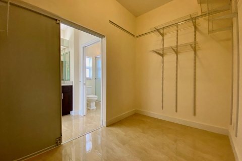 Condominio en venta en Tamarac, Florida, 2 dormitorios, 134.71 m2 № 1005419 - foto 2