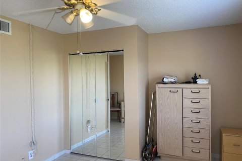 Condominio en venta en Lauderhill, Florida, 2 dormitorios, 87.42 m2 № 1136449 - foto 17