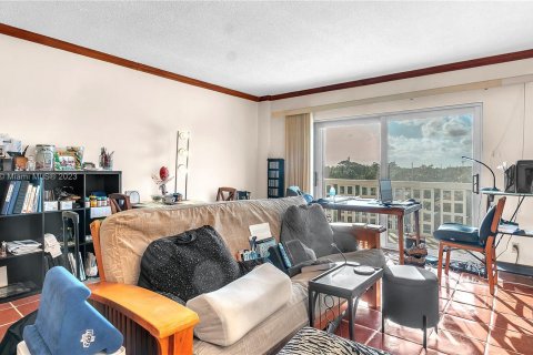 Condominio en venta en Oakland Park, Florida, 1 dormitorio, 63.17 m2 № 835795 - foto 10