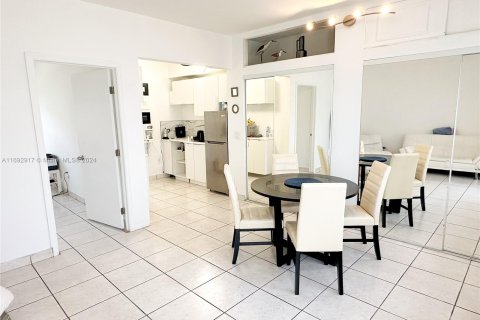 Condominio en venta en Miami Beach, Florida, 1 dormitorio, 51.1 m2 № 1441737 - foto 3