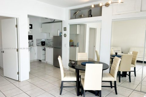 Condominio en venta en Miami Beach, Florida, 1 dormitorio, 51.1 m2 № 1441737 - foto 6