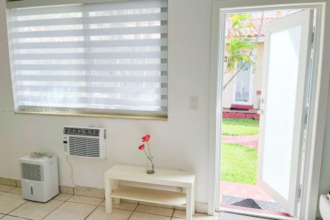 Condominio en venta en Miami Beach, Florida, 1 dormitorio, 51.1 m2 № 1441737 - foto 16