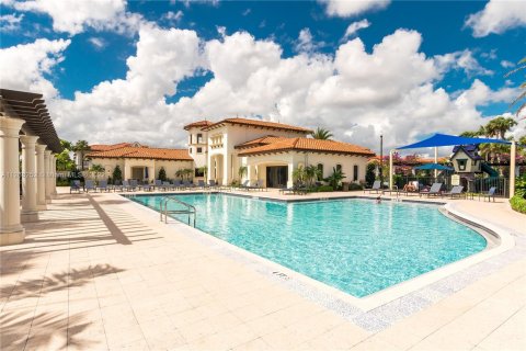 Villa ou maison à vendre à Pembroke Pines, Floride: 3 chambres, 167.32 m2 № 1185376 - photo 2